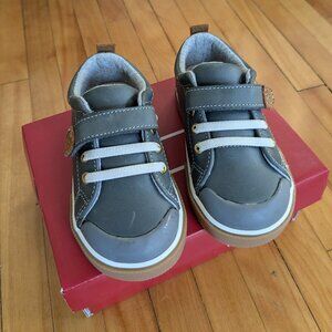 See Kai Run leather Stevie II shoes in new condition